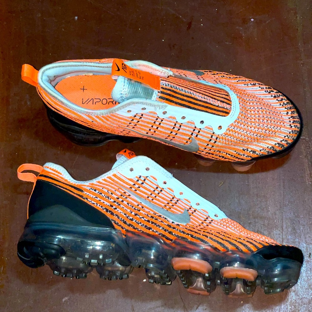 Nike Air VaporMax FlyKnit 3 GS mango sneakers
